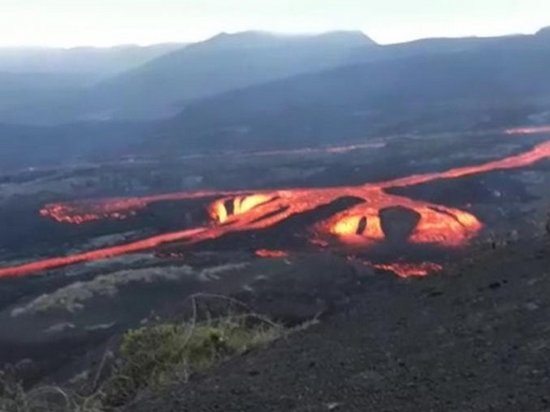 В Эквадоре проснулся вулкан Сьерра-Негра (видео)
