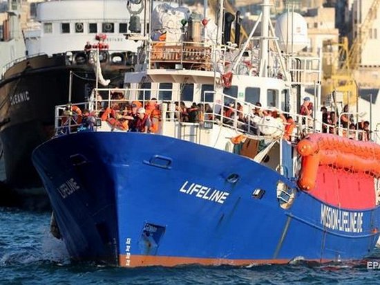 ООН критикует ЕС из-за ситуации вокруг судна с беженцами