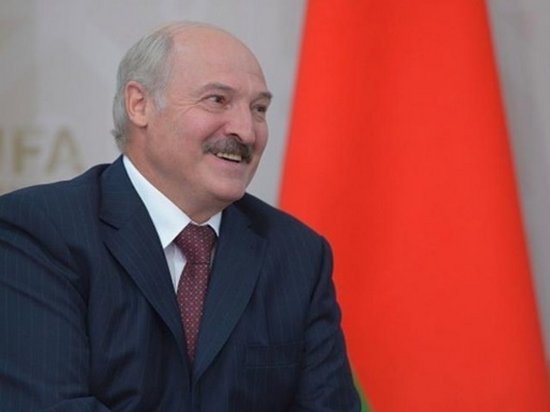 Александр Лукашенко пошутил о слухах об инсульте (видео)