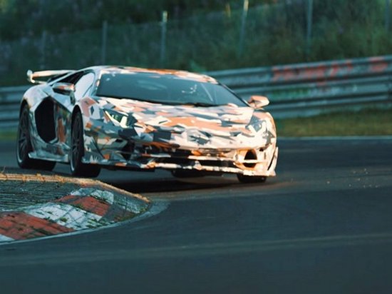 Спорткар Lamborghini установил новый мировой рекорд (видео)