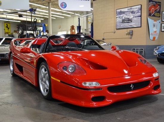 Первый экземпляр Ferrari F50 выставили на продажу
