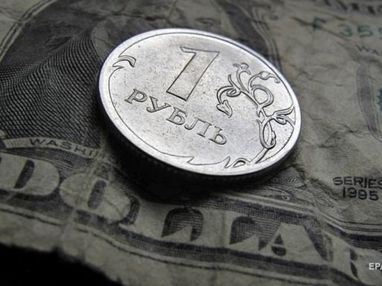 Российский рубль обвалился до минимума с 2016 года