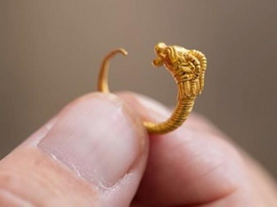 В Израиле нашли золотую серьгу возрастом более 2 тысяч лет