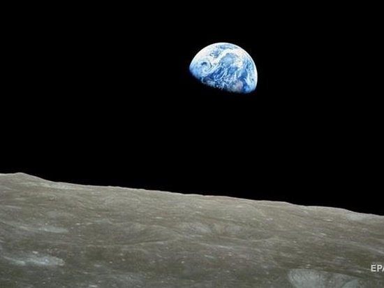 В США назвали сроки отправки астронавтов на Луну