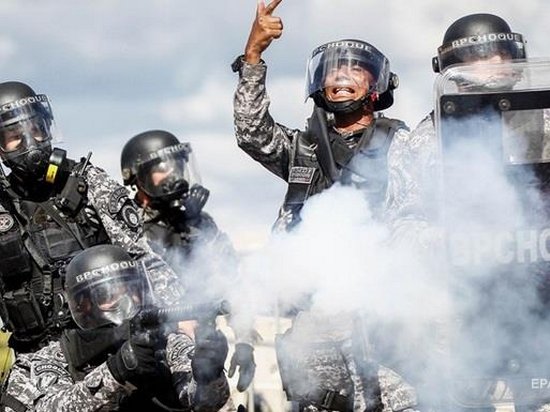 Бразилия направила войска на границу с Венесуэлой