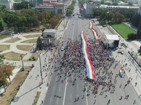 В Кишиневе митинговали за объединение Молдовы с Румынией