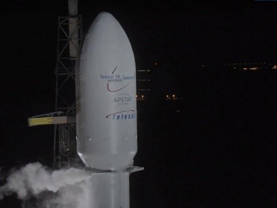 SpaceX запустила Falcon 9 со спутником на борту (видео)