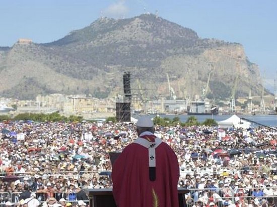 Папа Римский призвал мафиози к раскаянию