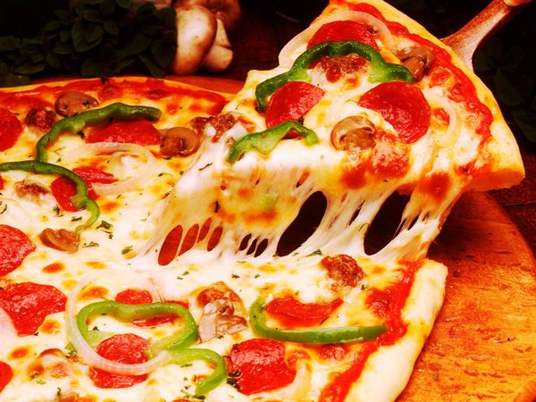 Доставка пиццы от компании «Pizza House» – грамотное сочетание цены и качества
