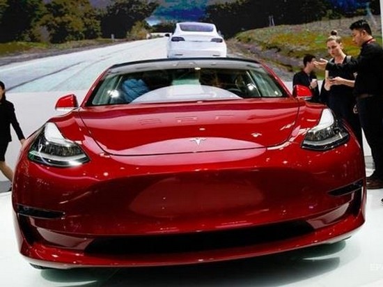 Tesla снизила цену на Model 3