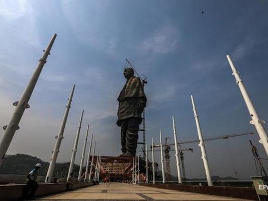 Индийцы построили самую высокую статую в мире