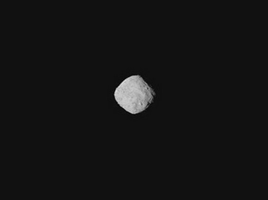 Зонд NASA сфотографировал астероид «Бенну»