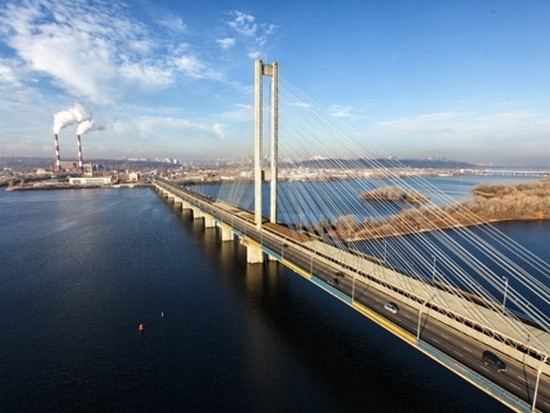 Власти Киева заявили о загрузке мостов на 140%