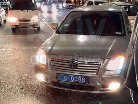 В Киеве авто на полицейских номерах сбило пешехода