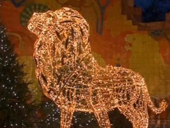 В зоопарке Лондона зажгли праздничную иллюминацию