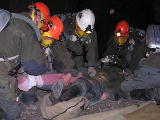 На шахте в РФ погибли восемь горняков