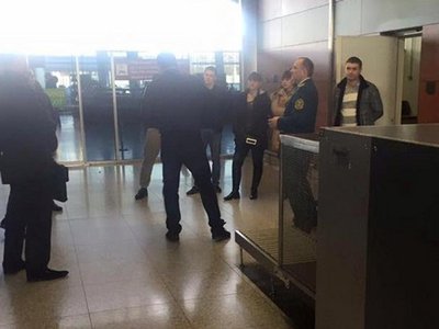 На взятке попались таможенники во Львовском аэропорте