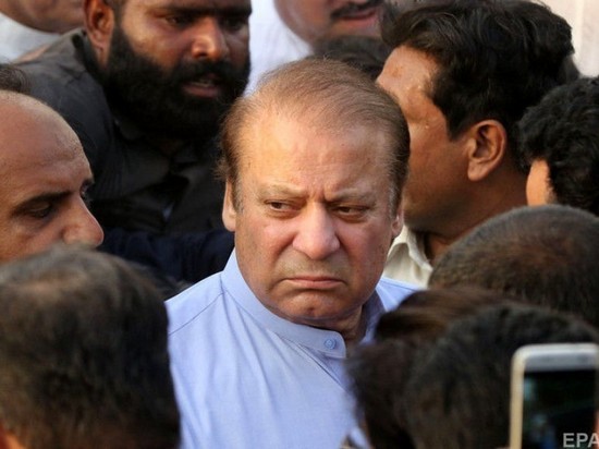 Экс-премьера Пакистана приговорили к 7 годам тюрьмы за коррупцию