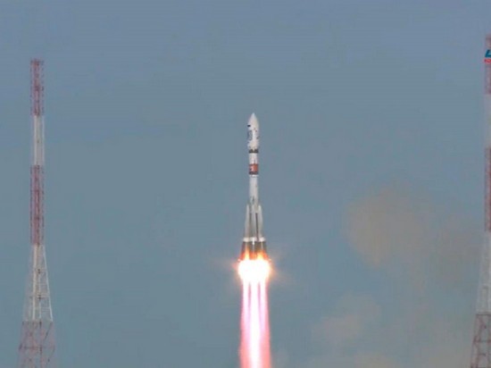 РФ запустила ракету-носитель «Союз-2» с 28 спутниками