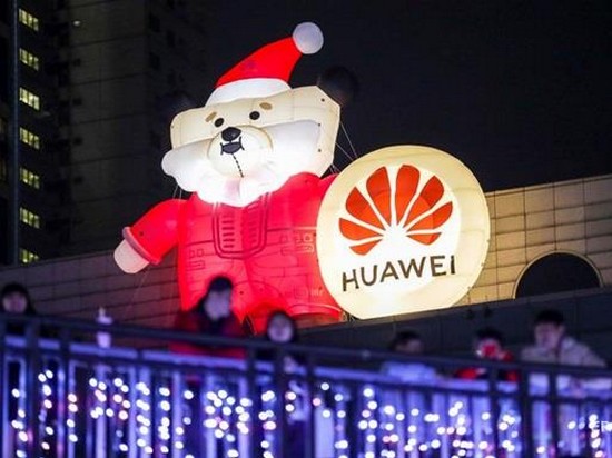 Компания Huawei наказала сотрудников из-за твита с iPhone