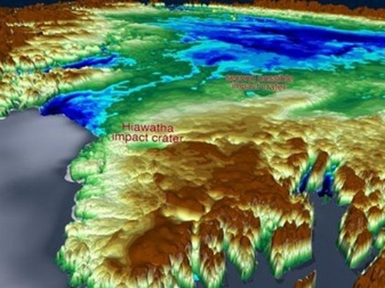 Под ледником Гренландии обнаружили второй массивный кратер