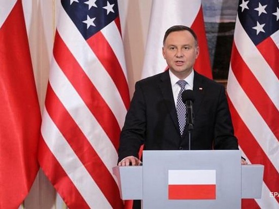 Польша готова принять больше военных США — Дуда