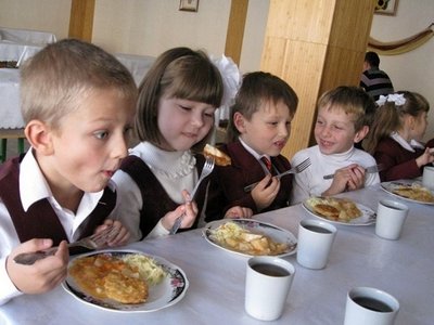 На Донбассе чиновники разворовали выделенные для школ 8,5 млн грн