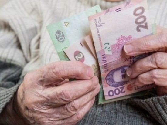 Пенсионерам перед выборами обещают дополнительные выплаты