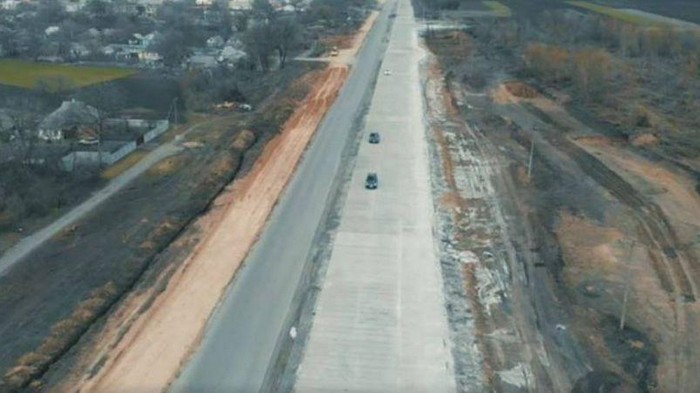 В Украине открыли первую бетонную дорогу (видео)