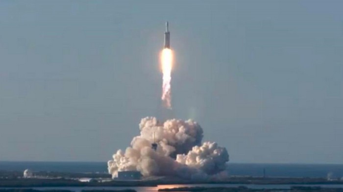 Ракета Falcon Heavy вывела на орбиту саудовский спутник
