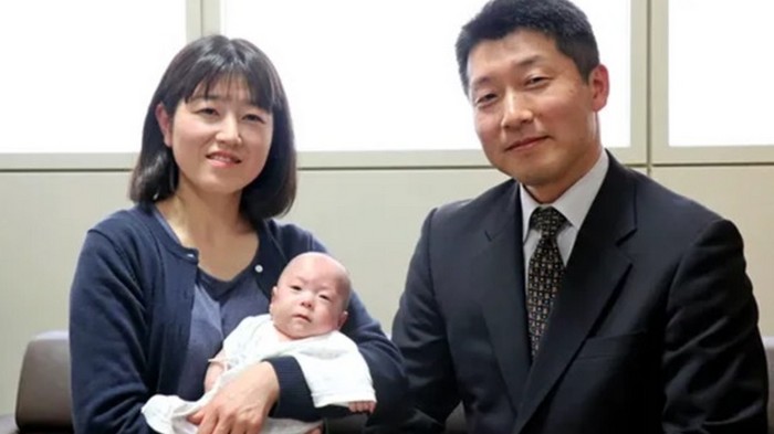 В Японии выходили самого маленького новорожденного мальчика