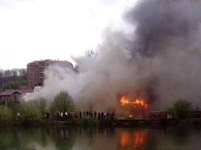 На Закарпатье сгорел гостиничный комплекс (видео)