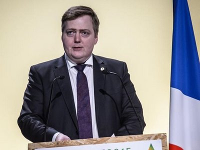 Исландский премьер подал в отставку из-за скандала с офшорами