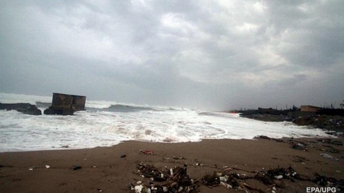 На восток Индии обрушился циклон Фани (видео)
