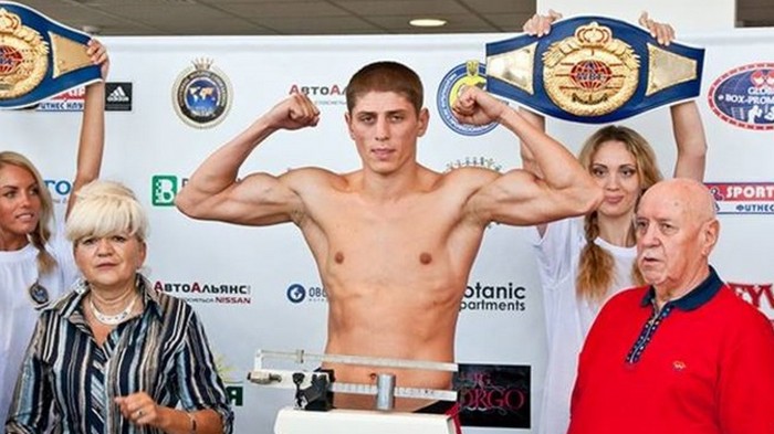 Украинскому боксеру Копыленко не дали выиграть пояс WBC