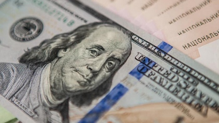 Доллар в Украине упал до минимума за 10 месяцев
