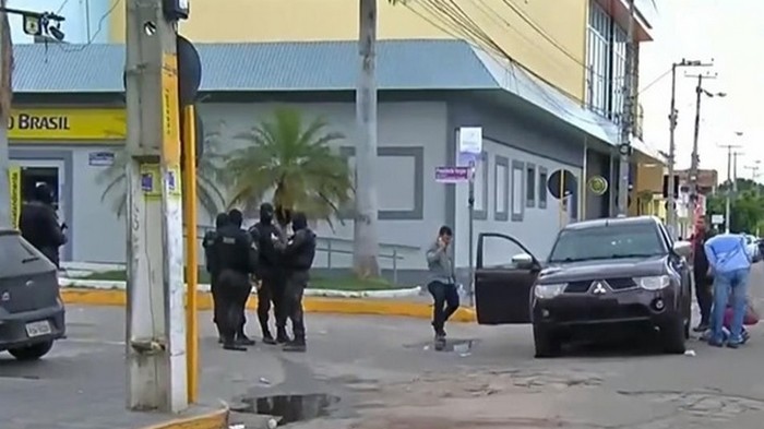 В Бразилии 11 человек погибли в результате стрельбы в баре