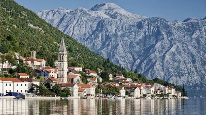 В Черногории введут штрафы за голый торс
