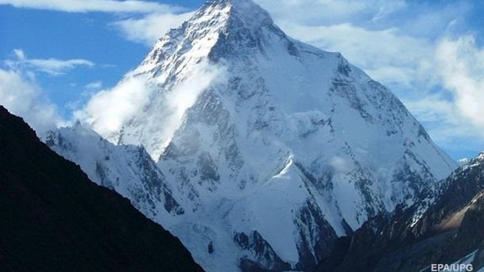 На Эвересте в мае погибли шесть альпинистов - СМИ