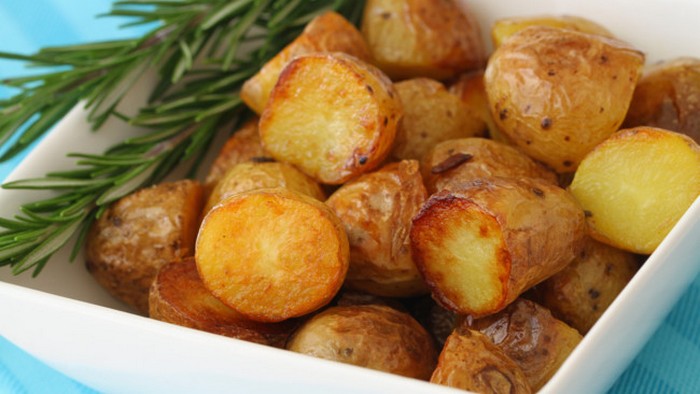 Рецепт молодой картошки на гарнир