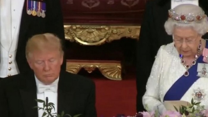 Трамп уснул во время речи Елизаветы II - СМИ (видео)
