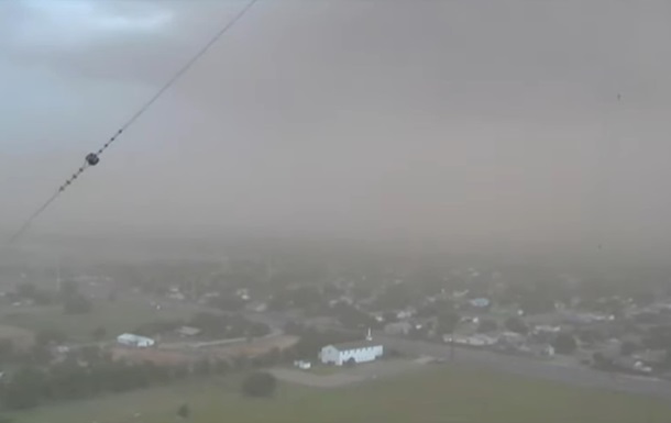 Пылевая буря накрыла город в Техасе (видео)