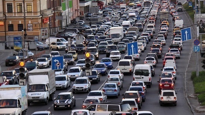 Киев вошел в топ-15 в мире по пробкам на дорогах