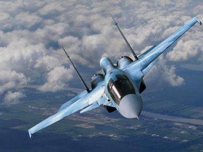 Российский самолет Су-27 сделал «бочку» возле американского самолета