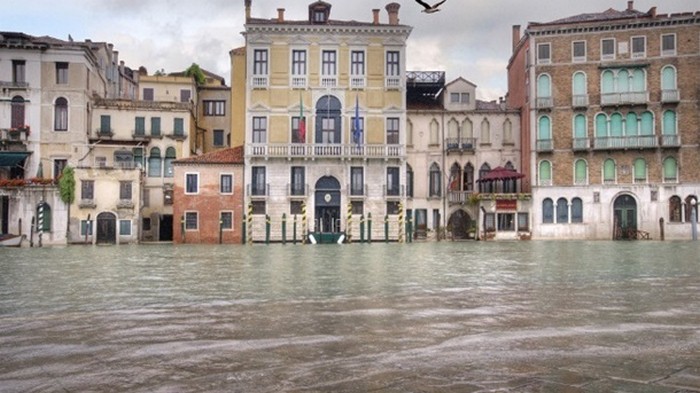 Мэр Венеции хочет занести город в черный список ЮНЕСКО