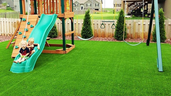 искусственный газон для детской площадки