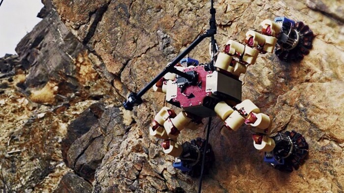 Робот-скалолаз NASA покорил гору в Долине смерти (видео)