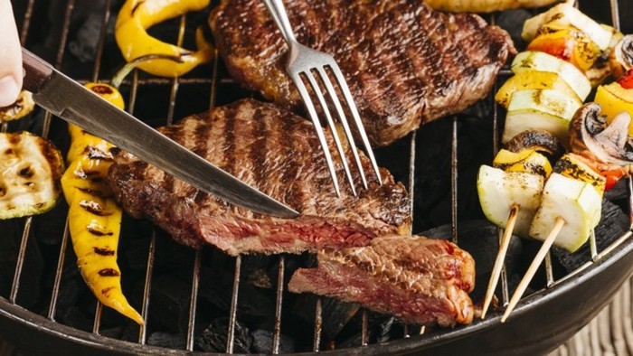 Как приготовить самый вкусный стейк из говядины на гриле?