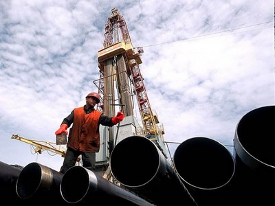 Доходы России от продажи нефти сократились на 42%