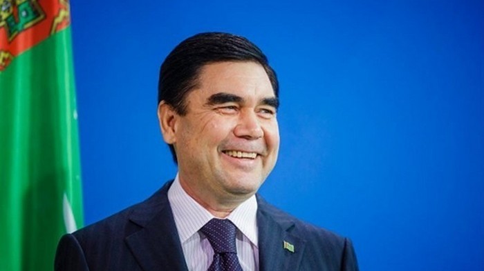 Президент Туркменистана написал книгу об алабаях